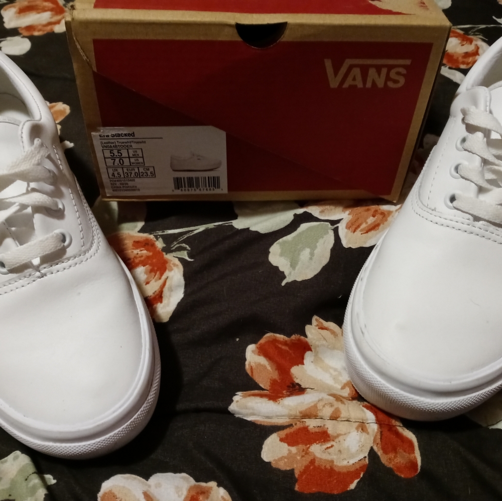 Vans - Picture 2 of 4